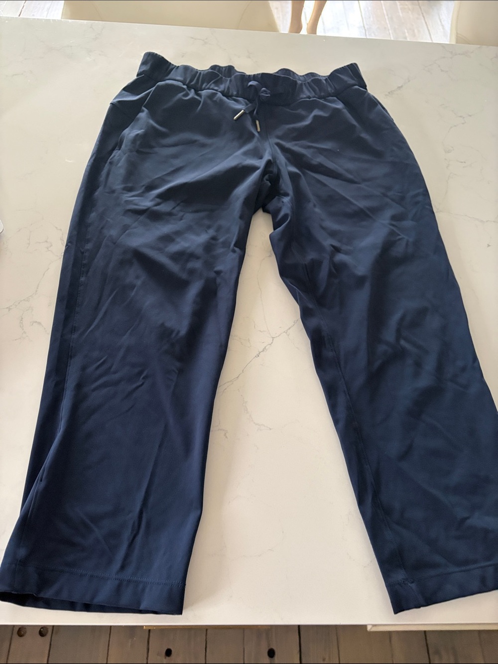 WOMENE’S Navy Athletic LULULEMAN lDrawstring Pants
